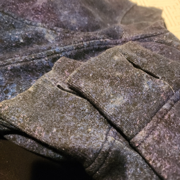 lululemon athletica Galaxy Print Zip-Up Hoodie in Navy and Black Flawed - Picture 8 of 8